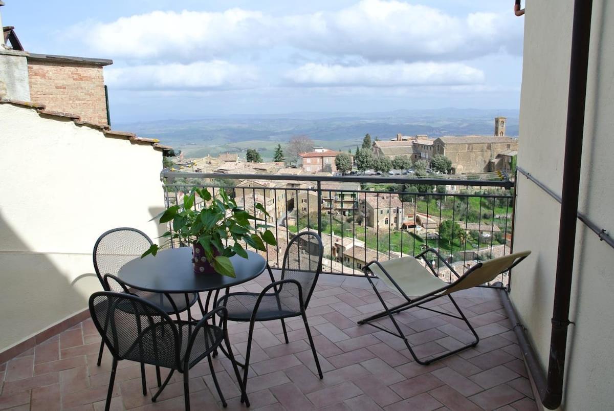 Historic Center Apartment With Private Garage Montalcino Kültér fotó